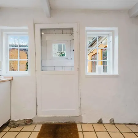 Historic Townhouse In The Heart Of * Эрёскёбинг