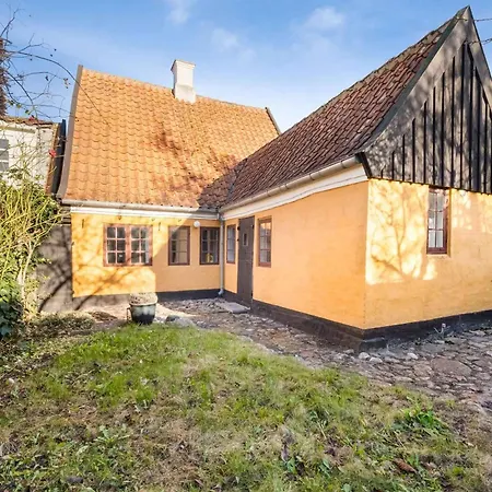 Historic Townhouse In The Heart Of * Эрёскёбинг