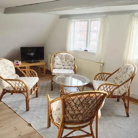 Historic Townhouse In The Heart Of Vila