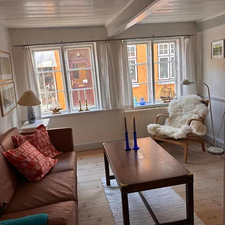 Historic Townhouse In The Heart Of Vila *